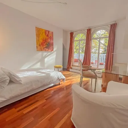 Ferienhaus Cosy House With Workplace, Balcony And Garden 30 Min To Marienburg