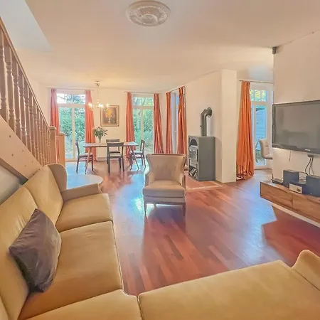 Cosy House With Workplace, Balcony And Garden 30 Min To Marienburg *