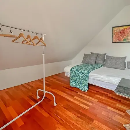 Cosy House With Workplace, Balcony And Garden 30 Min To Marienburg