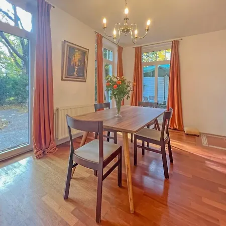 Ferienhaus Cosy House With Workplace, Balcony And Garden 30 Min To Marienburg *