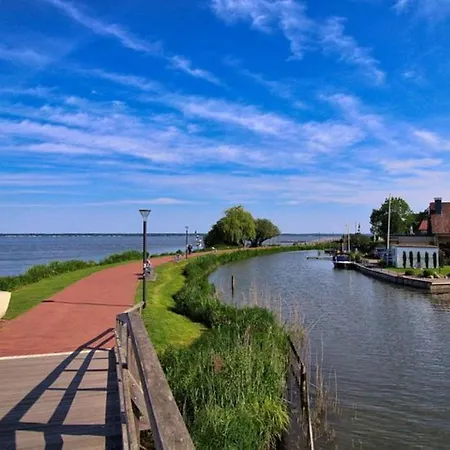 Cosy House With Workplace, Balcony And Garden 30 Min To Marienburg