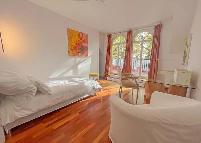 Hébergement de vacances Cosy House With Workplace, Balcony And Garden 30 Min To Marienburg