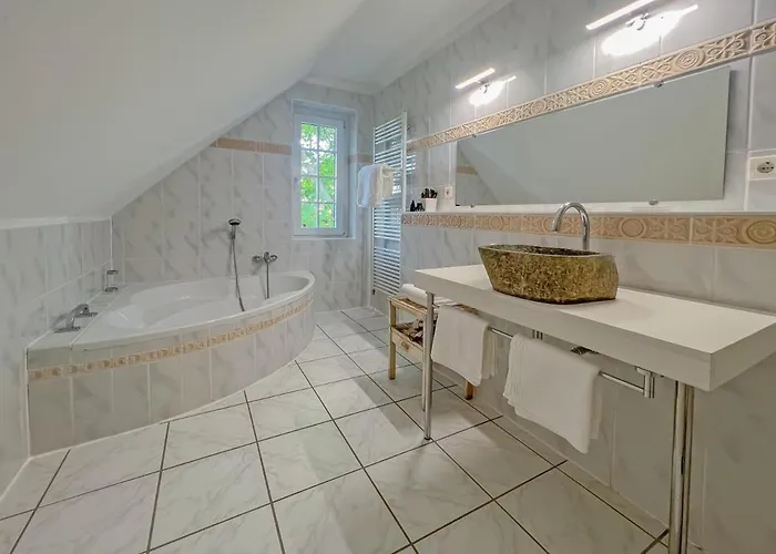 Cosy House With Workplace, Balcony And Garden 30 Min To Marienburg Hébergement de vacances Gehrden (Lower-Saxony)