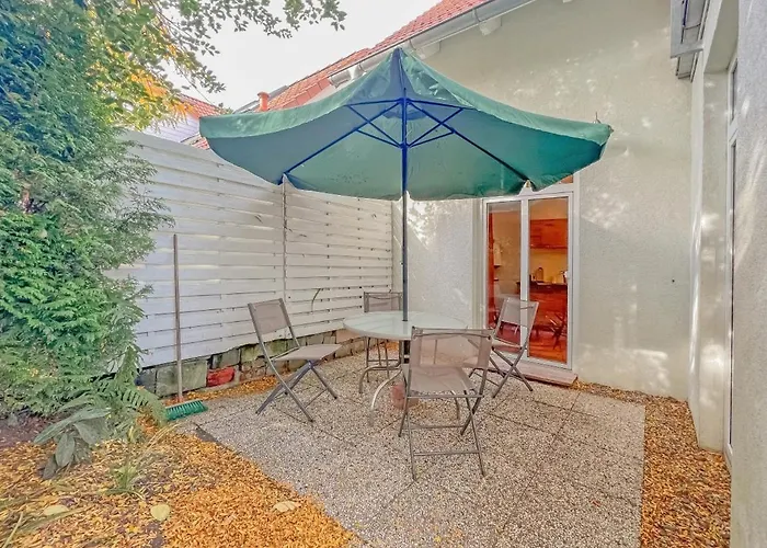 Hébergement de vacances Cosy House With Workplace, Balcony And Garden 30 Min To Marienburg *
